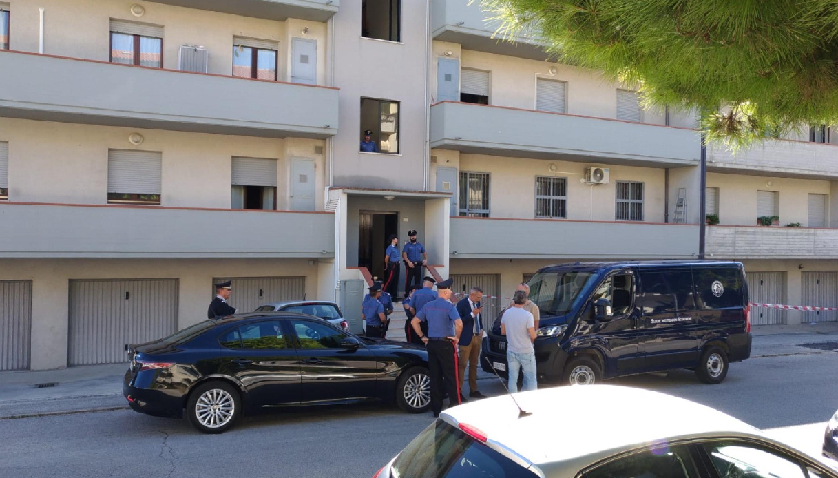 Alex Ettore Sorrentino trovato morto in un garage a Loreto, fermato dai carabinieri un 37enne di Erba Alex Ettore Sorrentino trovato morto in un garage a Loreto, fermato dai carabinieri un 37enne di Erba