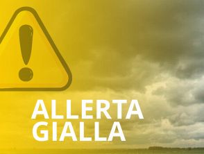 Allerta gialla per l'8 gennaio su Sicilia e Puglia, venti forti e possibili mareggiate: le zone interessate