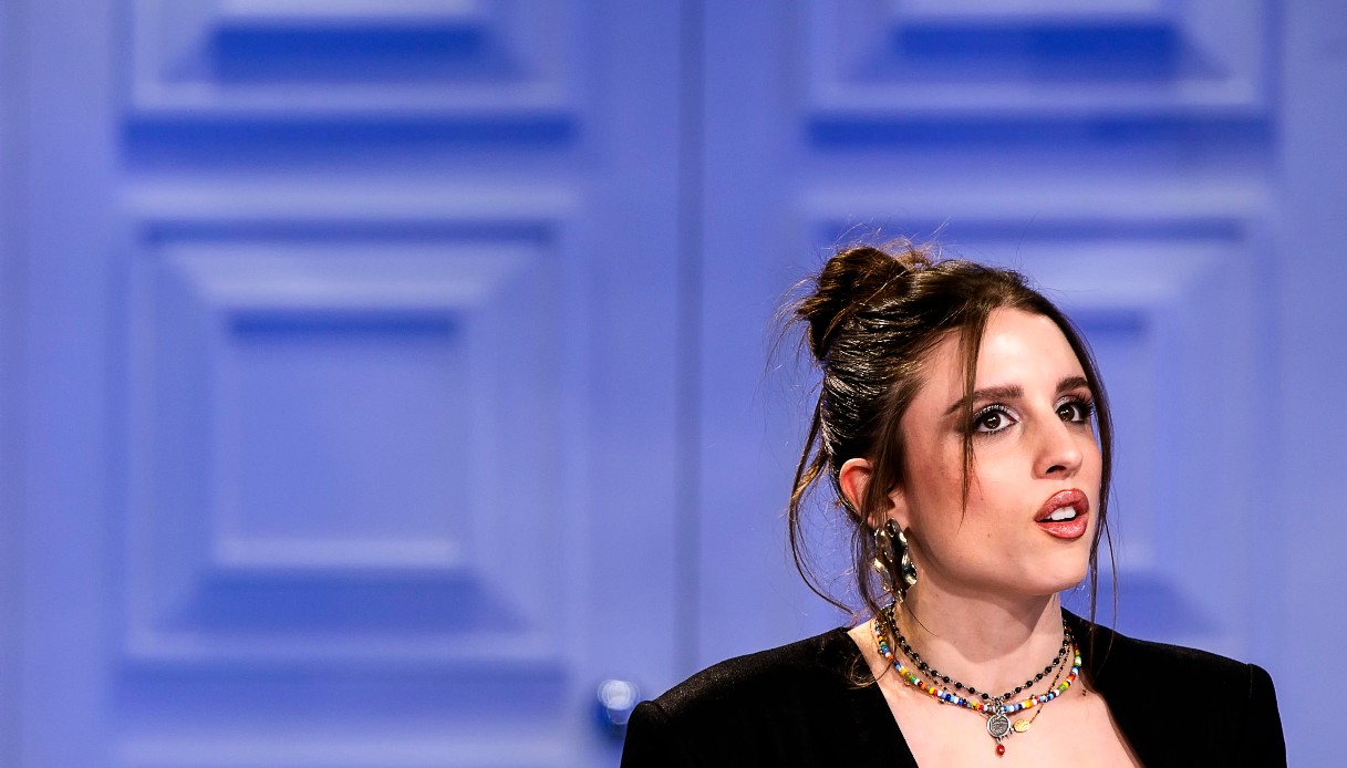 https://wips.plug.it/cips/notizie.virgilio.it/cms/2025/09/angelina-mango.jpg