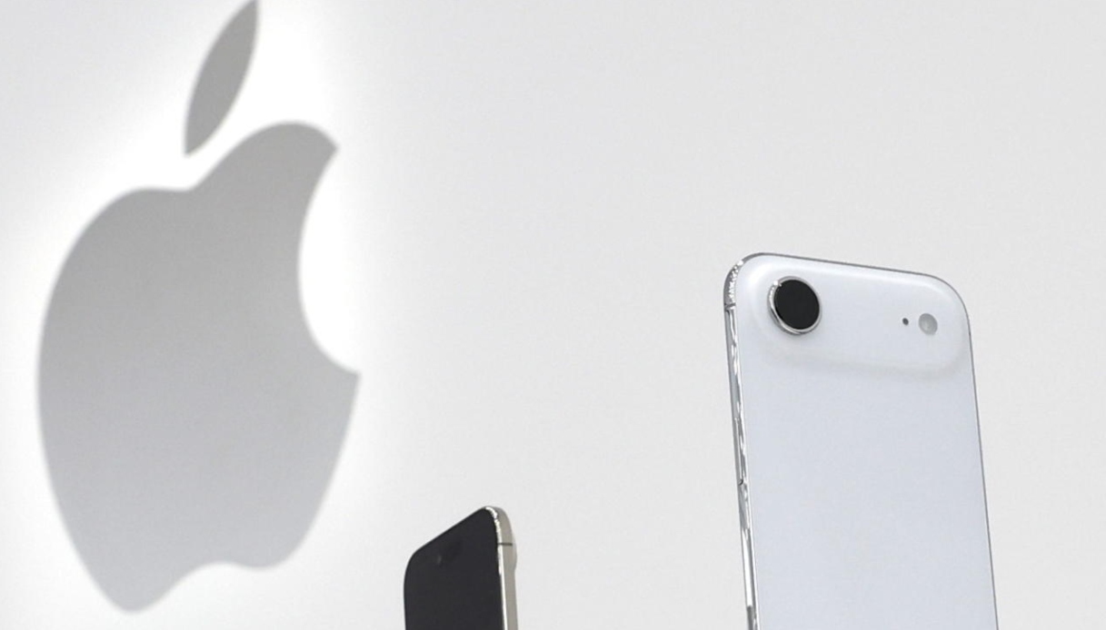 https://wips.plug.it/cips/notizie.virgilio.it/cms/2025/09/apple-ios-26.jpg