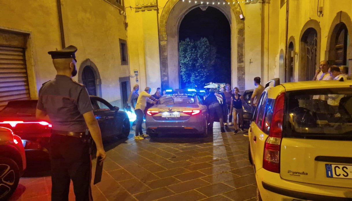 Sventato attentato a Viterbo, arrestati altri 5 uomini e le misure per proteggere il ministro Tajani Sventato attentato a Viterbo, arrestati altri 5 uomini e le misure per proteggere il ministro Tajani