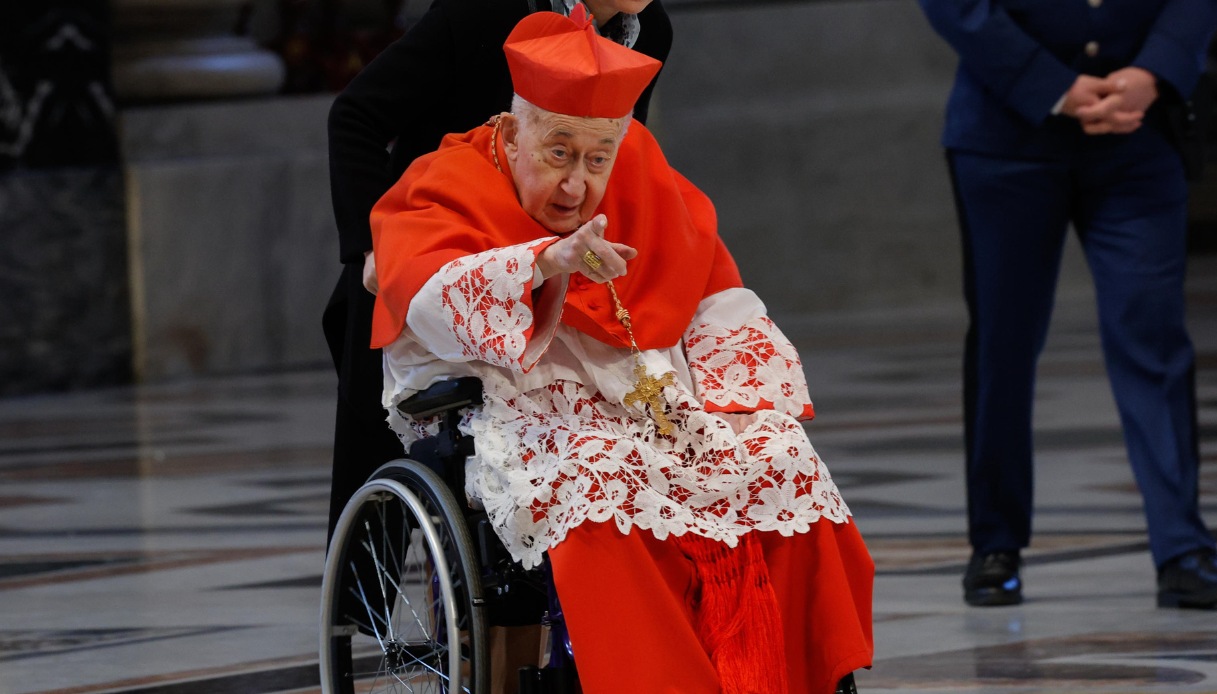 cardinale ruini ricoverato per un blocco renale al gemelli in condizioni migliori ma non fuori pericolo