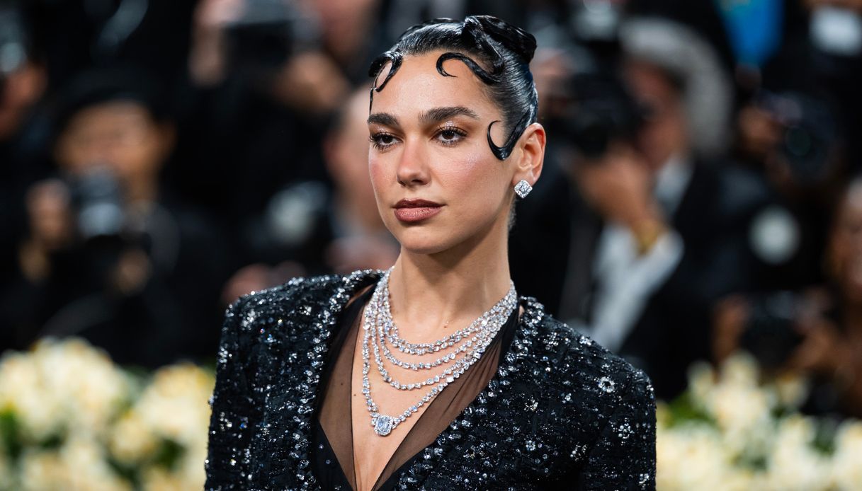 https://wips.plug.it/cips/notizie.virgilio.it/cms/2025/09/dua-lipa-manager-licenziato-gaza.jpg