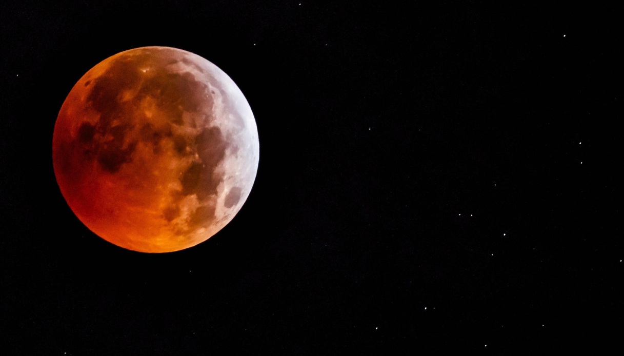 https://wips.plug.it/cips/notizie.virgilio.it/cms/2025/09/eclissi-totale-luna.jpg