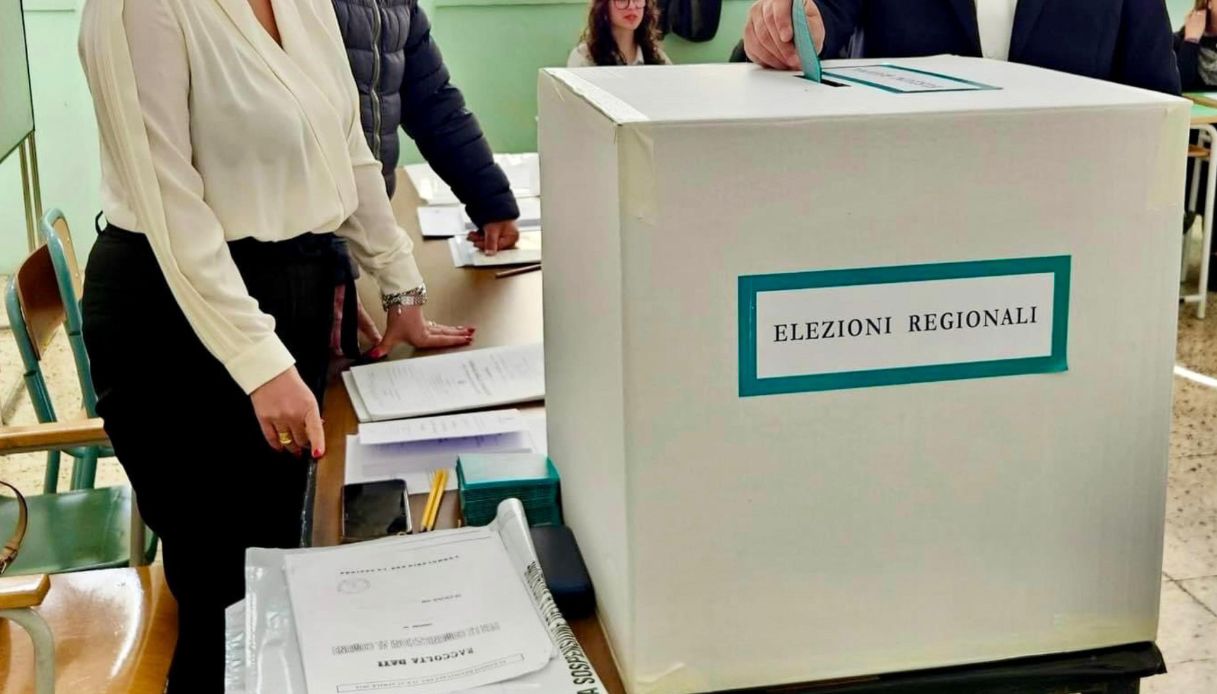 https://wips.plug.it/cips/notizie.virgilio.it/cms/2025/09/elezioni-regionali-marche-e-valle-d-aosta.jpg