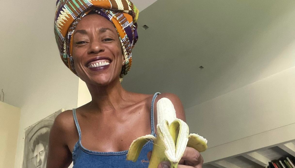 https://wips.plug.it/cips/notizie.virgilio.it/cms/2025/09/elezioni-regionali-toscana-candidata-antonella-bundu-foto-banana.jpg