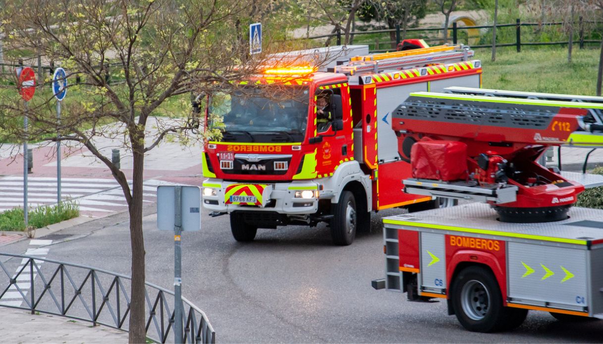 https://wips.plug.it/cips/notizie.virgilio.it/cms/2025/09/esplosione-bar-madrid-fuga-di-gas.jpg
