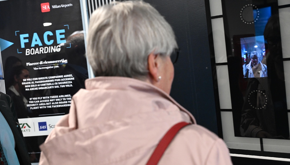 Faceboarding vietato a Milano Linate e Roma Fiumicino e servizio sospeso dal Garante della Privacy, il motivo Faceboarding vietato a Milano Linate e Roma Fiumicino e servizio sospeso dal Garante della Privacy, il motivo