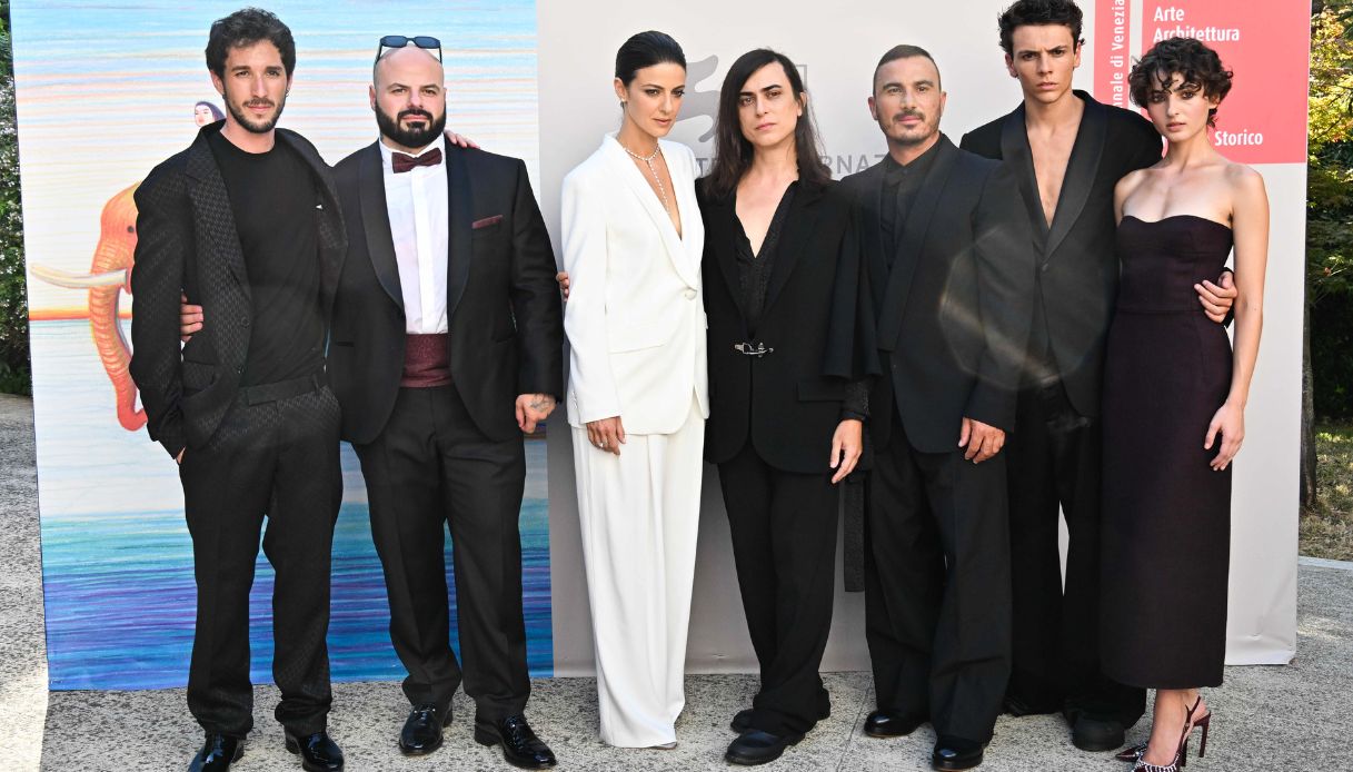 https://wips.plug.it/cips/notizie.virgilio.it/cms/2025/09/familia-film-italiano-candidato-oscar.jpg