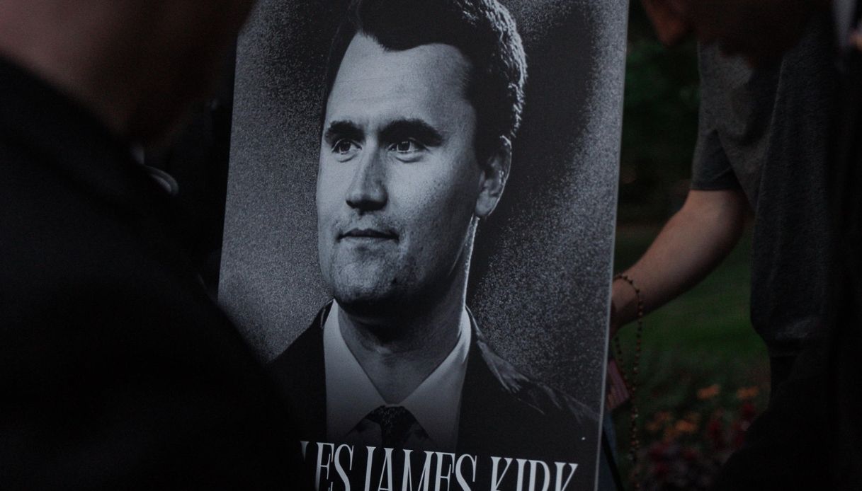 https://wips.plug.it/cips/notizie.virgilio.it/cms/2025/09/funerale-charlie-kirk.jpg