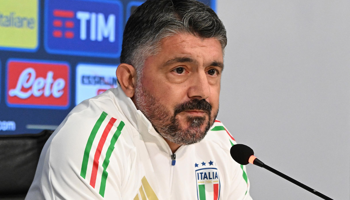 Israele Italia, striscione sotto casa del ct Gattuso su Gaza: "Rino non si gioca con chi uccide i bambini" Israele Italia, striscione sotto casa del ct Gattuso su Gaza: "Rino non si gioca con chi uccide i bambini"
