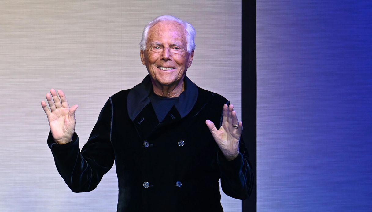 https://wips.plug.it/cips/notizie.virgilio.it/cms/2025/09/giorgio-armani-morto-1.jpg