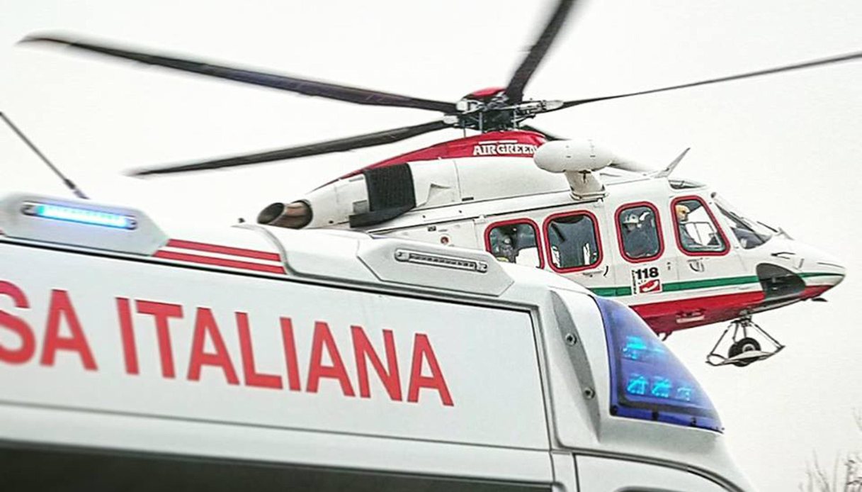 Incidente tra auto e due tir sull Incidente tra auto e due tir sull