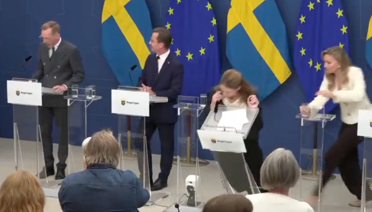 https://wips.plug.it/cips/notizie.virgilio.it/cms/2025/09/lann-ministra-svedese-svenuta.jpg