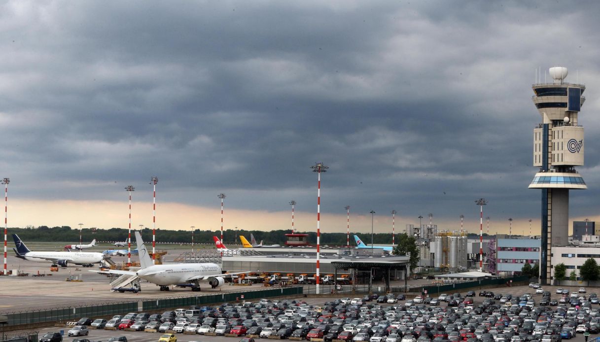 malpensa atterraggio d'emergenza