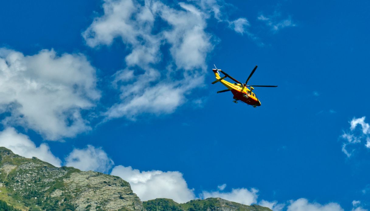 Cacciatore morto in Trentino mentre recuperava una preda: aveva 37 anni, il corpo trovato in un canale