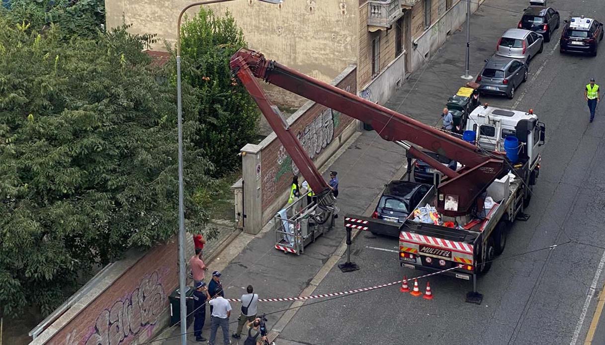https://wips.plug.it/cips/notizie.virgilio.it/cms/2025/09/operaio-morto-via-genova-gru-torino-incidente-lavoro.jpg