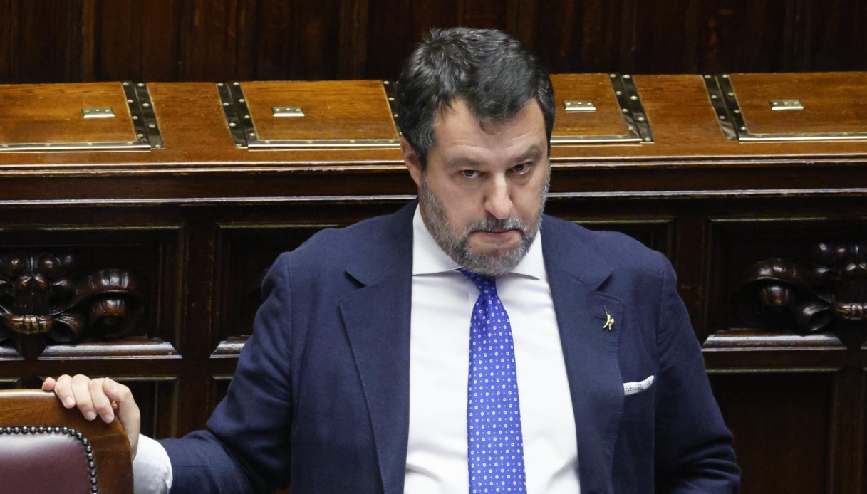 https://wips.plug.it/cips/notizie.virgilio.it/cms/2025/09/pontida-cori-napoli-lega-matteo-salvini-elezioni-regionali-campania.jpg