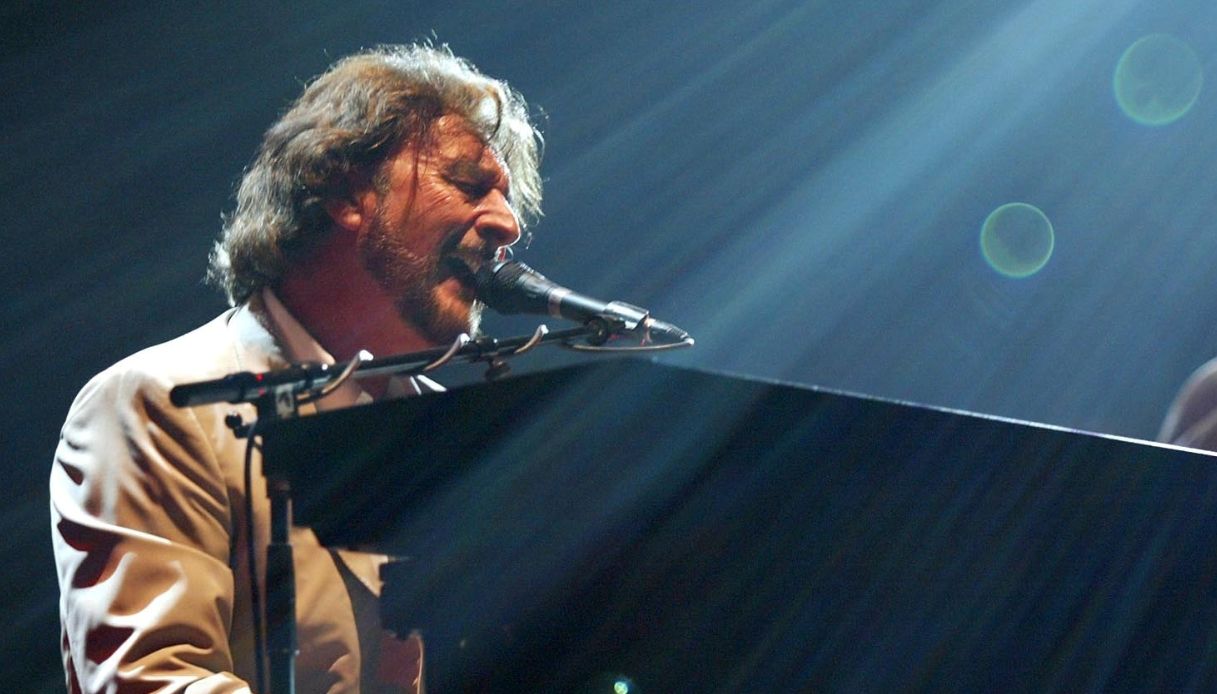 https://wips.plug.it/cips/notizie.virgilio.it/cms/2025/09/rick-davies-cantante-morto-supertramp-mieloma-multiplo.jpg
