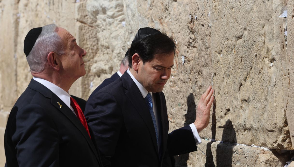 https://wips.plug.it/cips/notizie.virgilio.it/cms/2025/09/rubio-e-netanyahu-al-muro-del-pianto.jpg