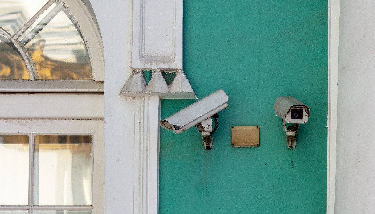 scoperto a treviso un sito che vende video e dirette rubate da oltre 2mila telecamere di sorveglianza