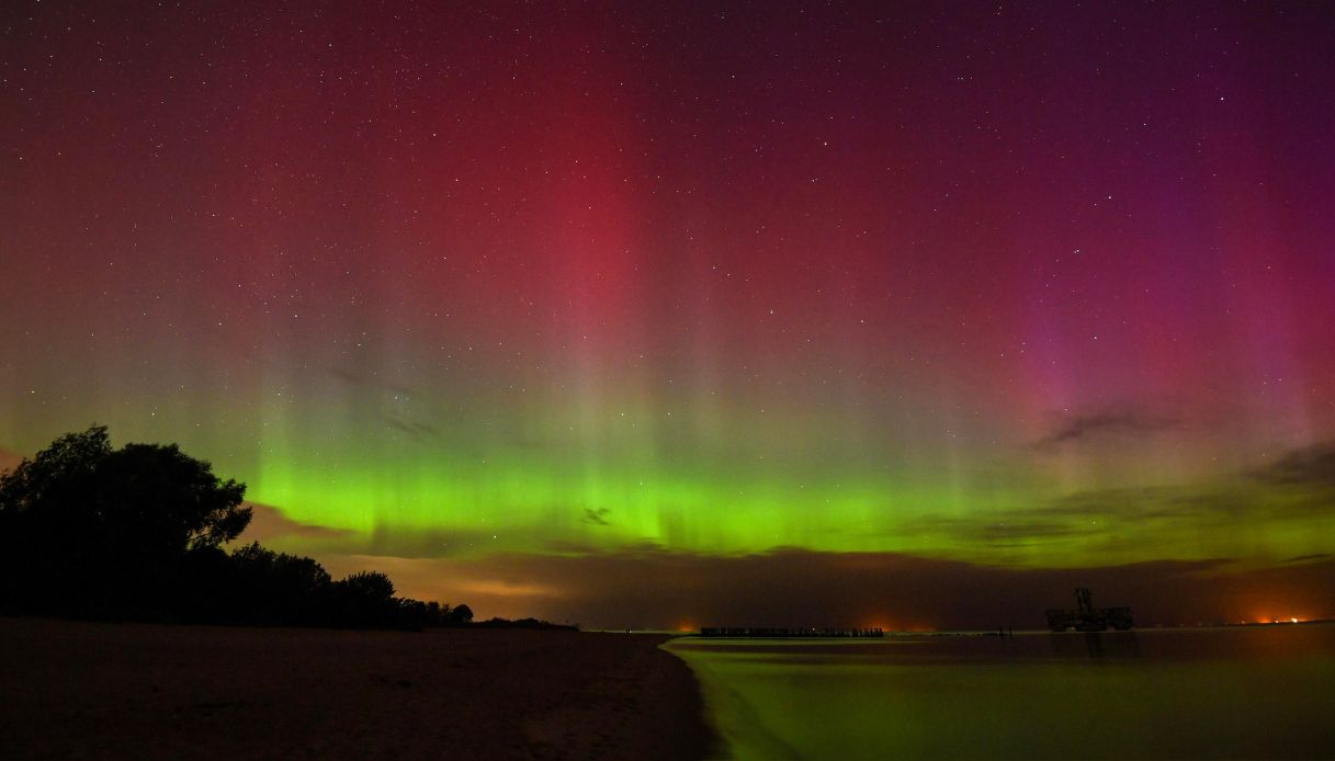 https://wips.plug.it/cips/notizie.virgilio.it/cms/2025/09/tempesta-solare-aurora-boreale-italia.jpg