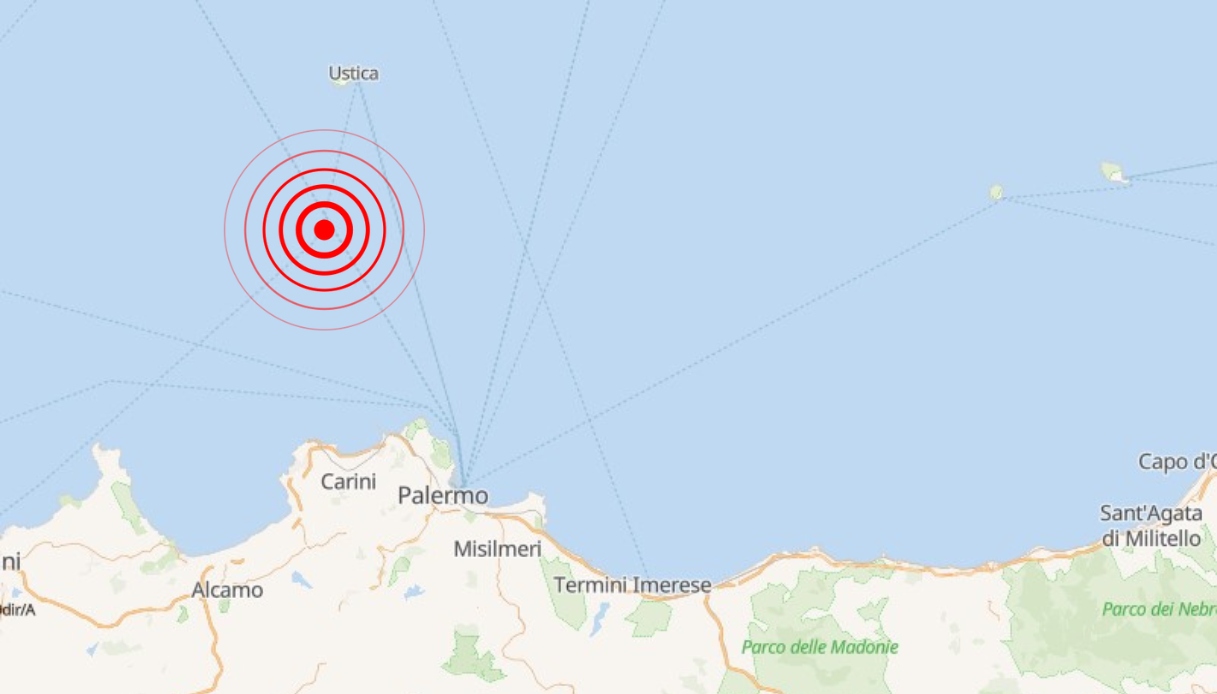 Terremoto al largo di Palermo di magnitudo 3.3 avvertito fino in città, epicentro in mare vicino Ustica Terremoto al largo di Palermo di magnitudo 3.3 avvertito fino in città, epicentro in mare vicino Ustica