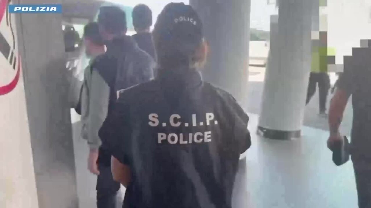 il video del super latitante cinese bobo jiang arrivato in italia dopo la fuga per mezza europa e l arresto