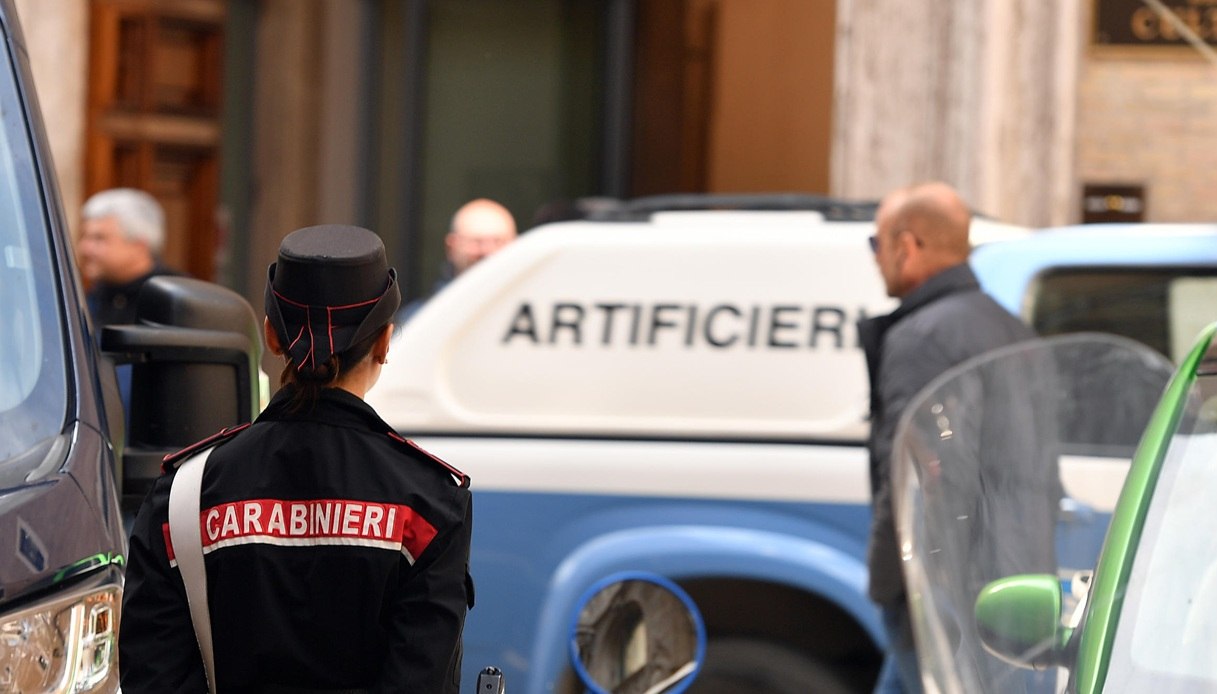Artificieri e carabinieri