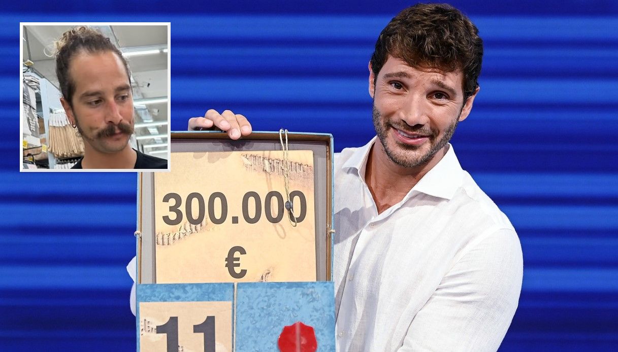 https://wips.plug.it/cips/notizie.virgilio.it/cms/2025/10/affari-tuoi-de-martino-angelo-russo-sardegna.jpg