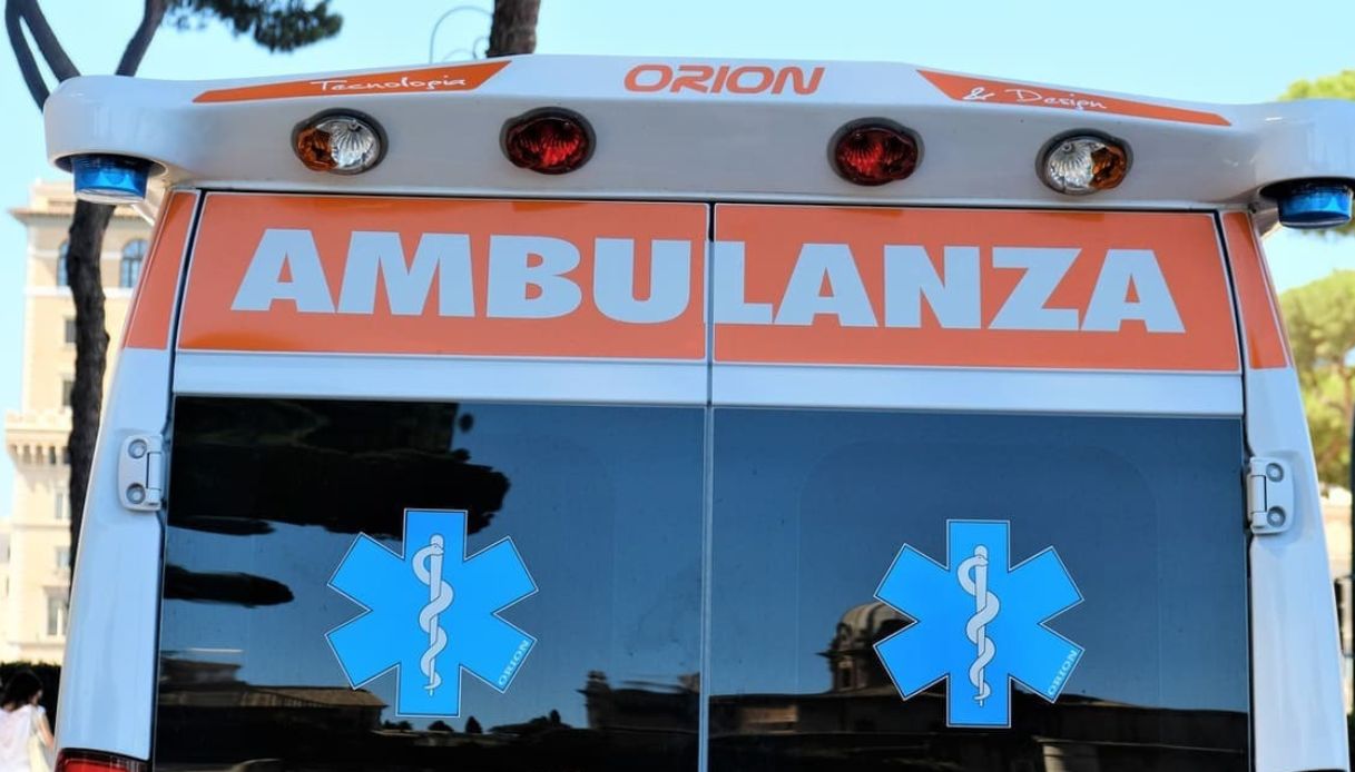 https://wips.plug.it/cips/notizie.virgilio.it/cms/2025/10/botulismo-neonato-bari.jpg