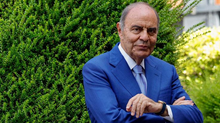 Bruno Vespa parla dopo la scritta "infame" trovata nell'ascensore Rai: "Ci vuole altro per intimidirmi"