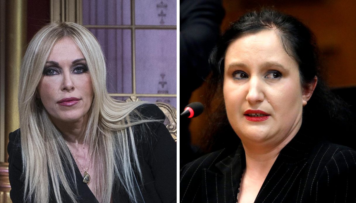 Roberta Bruzzone contro Alessia Pifferi in aula al processo, "ha lavato la bambina prima della recita" Roberta Bruzzone contro Alessia Pifferi in aula al processo, "ha lavato la bambina prima della recita"