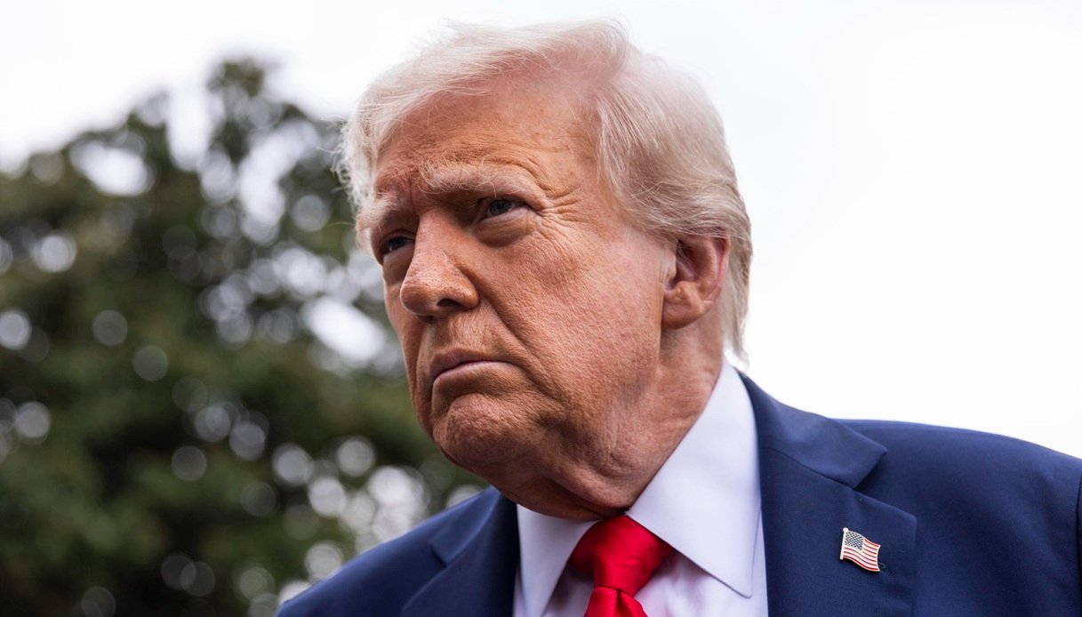 https://wips.plug.it/cips/notizie.virgilio.it/cms/2025/10/charlie-kirk-trump-giovani-repubblicani.jpg