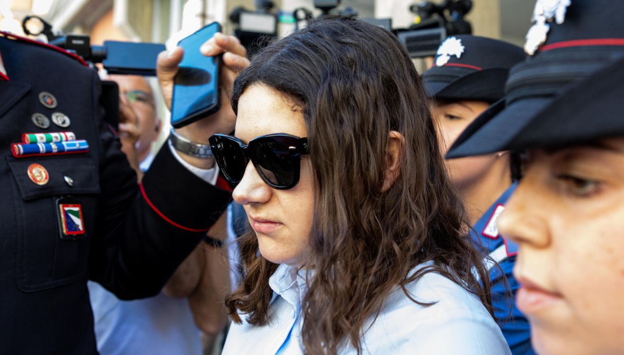 Chiara Petrolini, le parole dei genitori durante gli interrogatori: “Mai accorti della prima gravidanza” Chiara Petrolini, le parole dei genitori durante gli interrogatori: “Mai accorti della prima gravidanza”