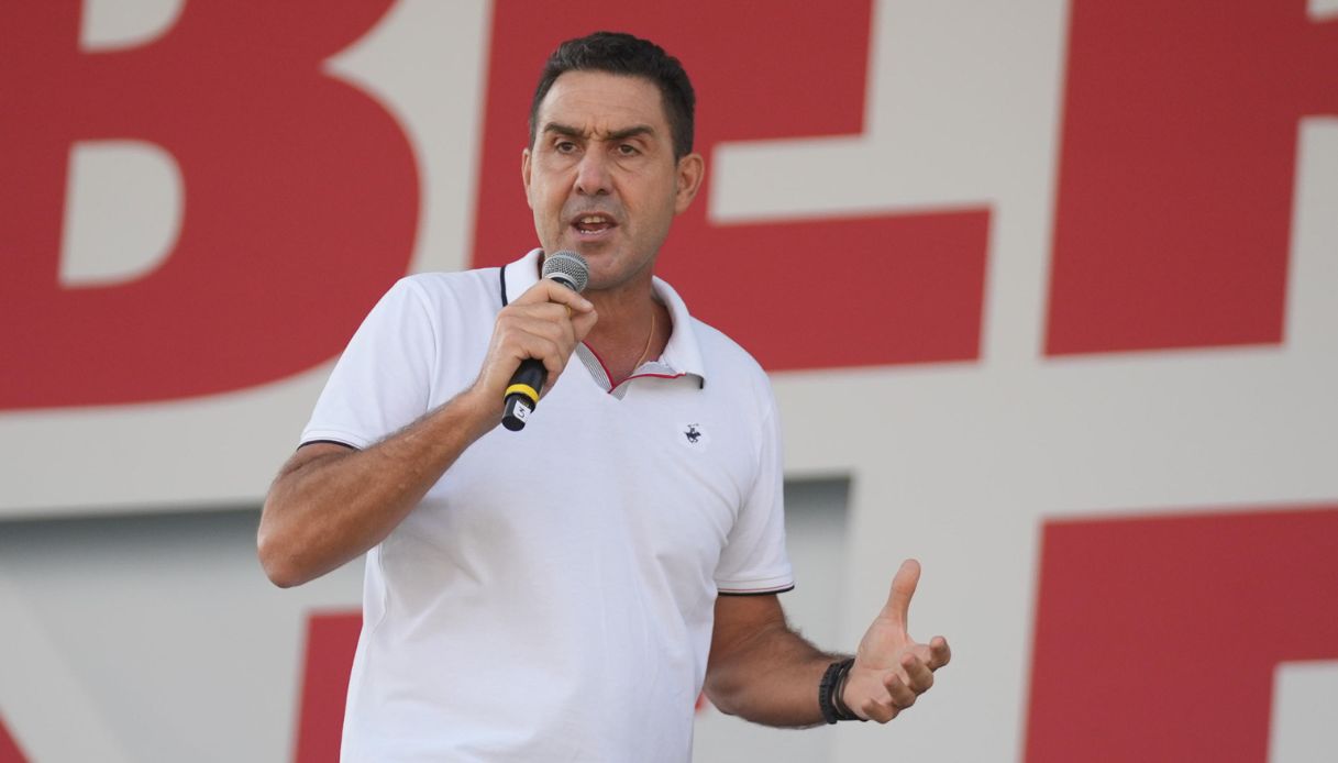 cori fascisti Parma sede FdI Vannacci video