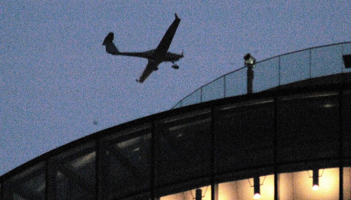https://wips.plug.it/cips/notizie.virgilio.it/cms/2025/10/droni-aeroporto-monaco-di-baviera-germania-chiuso.jpg