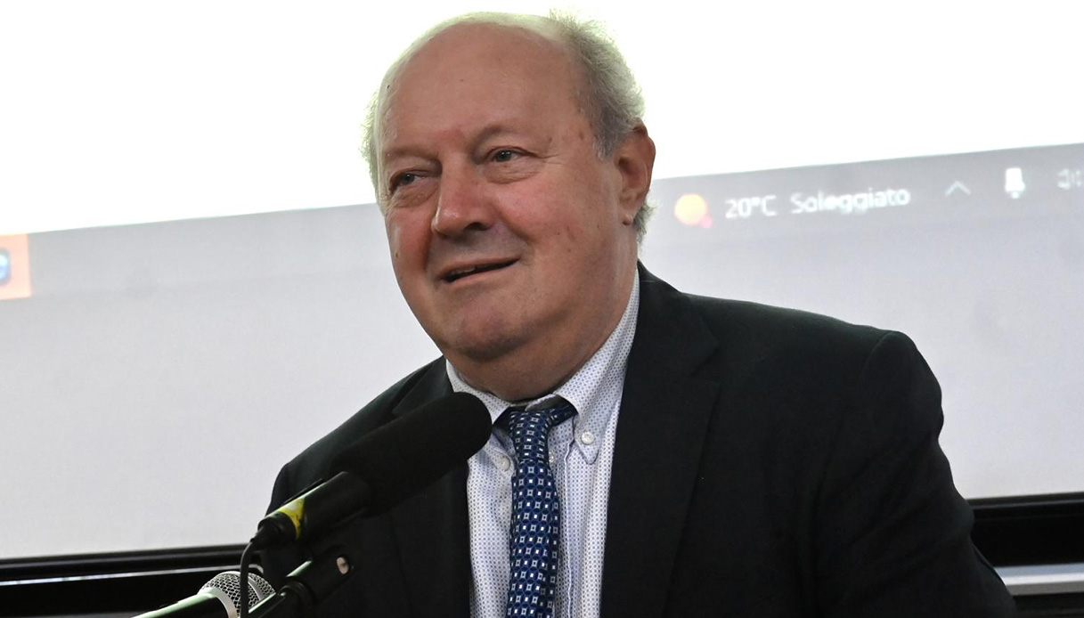 https://wips.plug.it/cips/notizie.virgilio.it/cms/2025/10/edoardo-alesse-rettore-morto-malore.jpg
