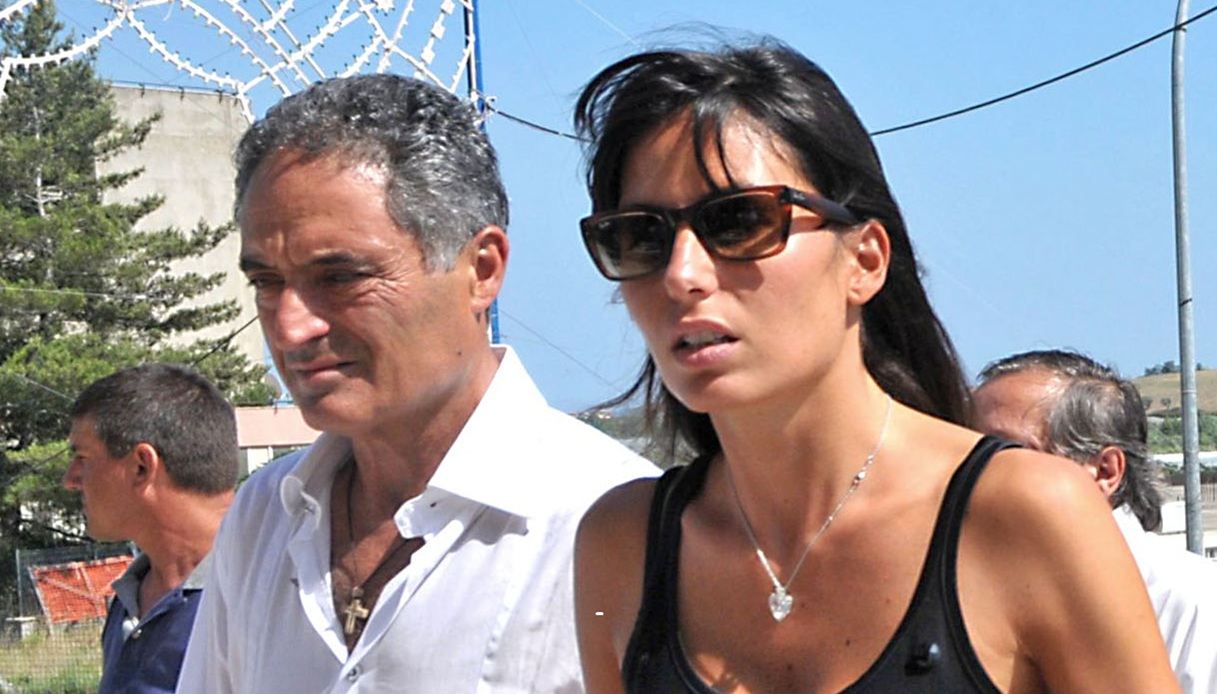Il padre di Elisabetta Gregoraci denunciato dall