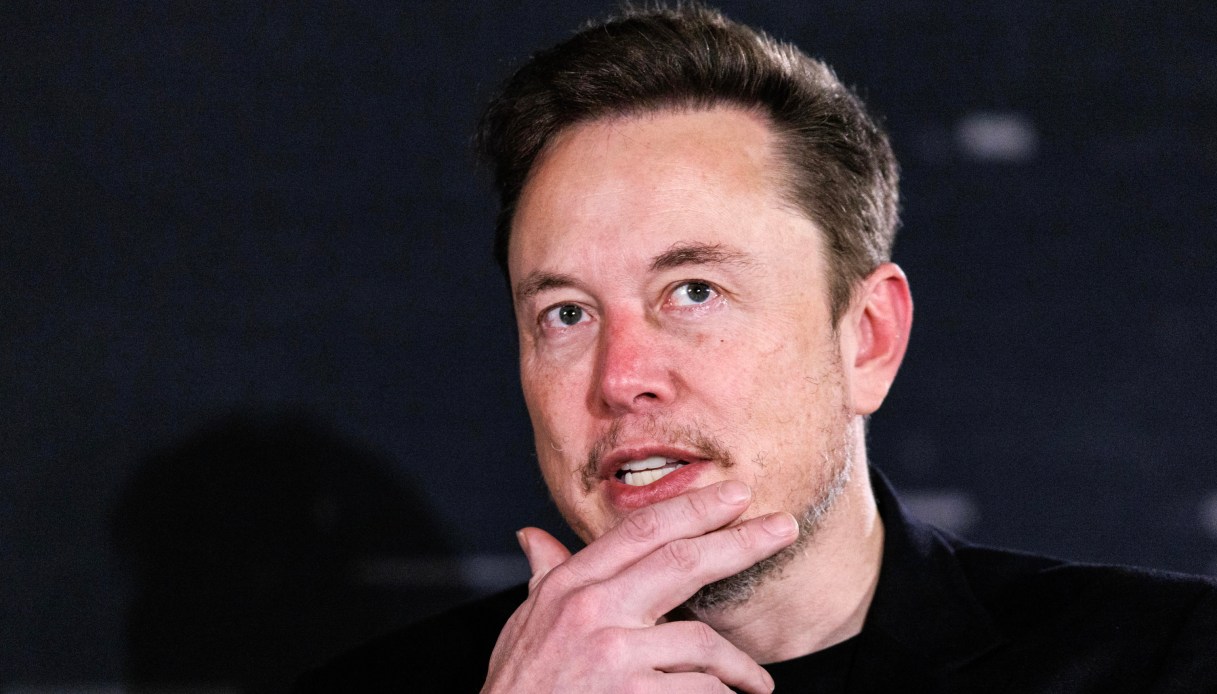 https://wips.plug.it/cips/notizie.virgilio.it/cms/2025/10/elon-musk-tesla.jpg