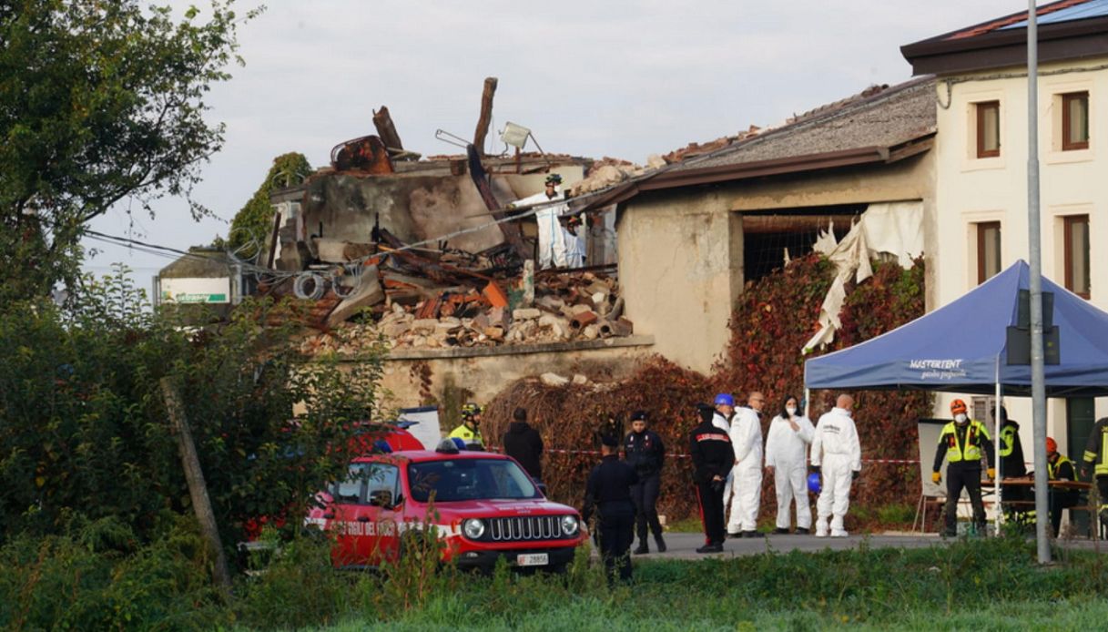 esplosione a castel d azzano 15 feriti tra carabinieri e poliziotti nessuno 232 in pericolo di vita