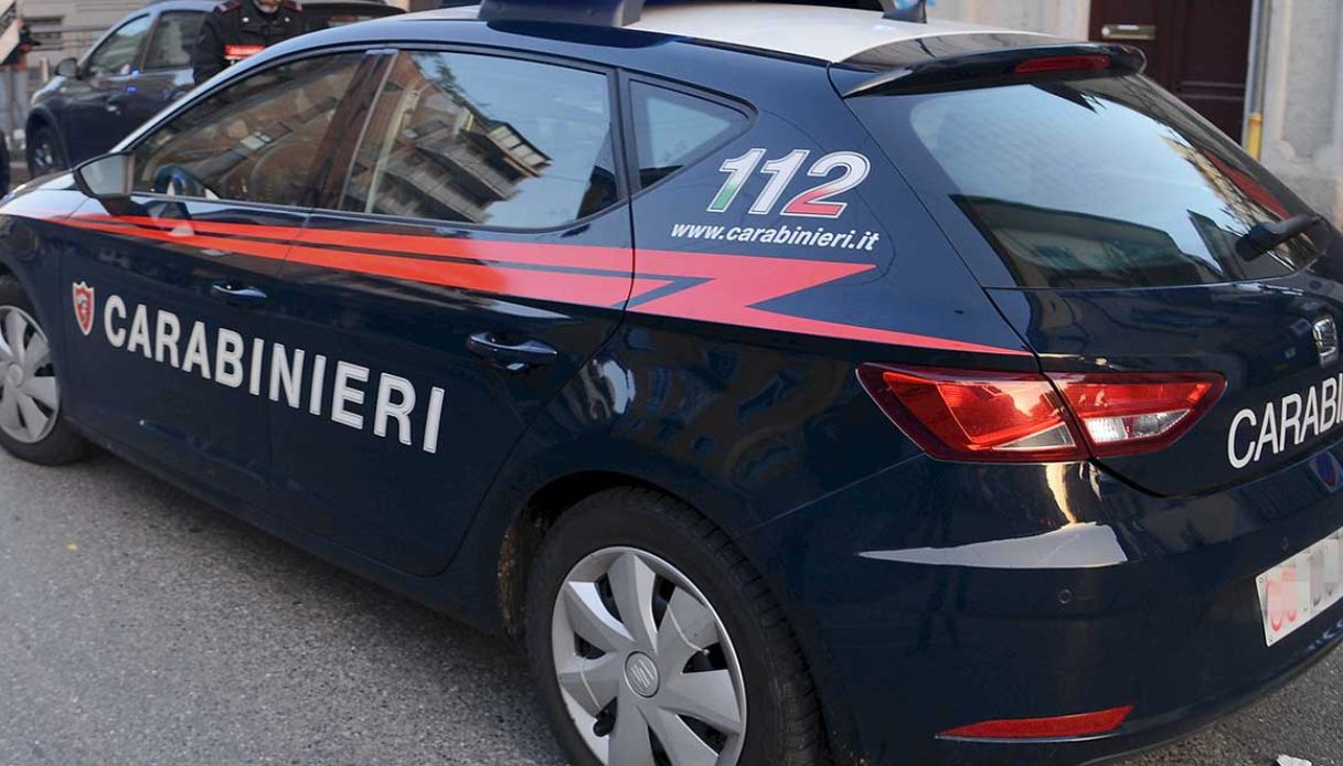 Femminicidio a Castelnuovo del Garda, uomo uccide la compagna in casa a coltellate: arrestato Femminicidio a Castelnuovo del Garda, uomo uccide la compagna in casa a coltellate: arrestato