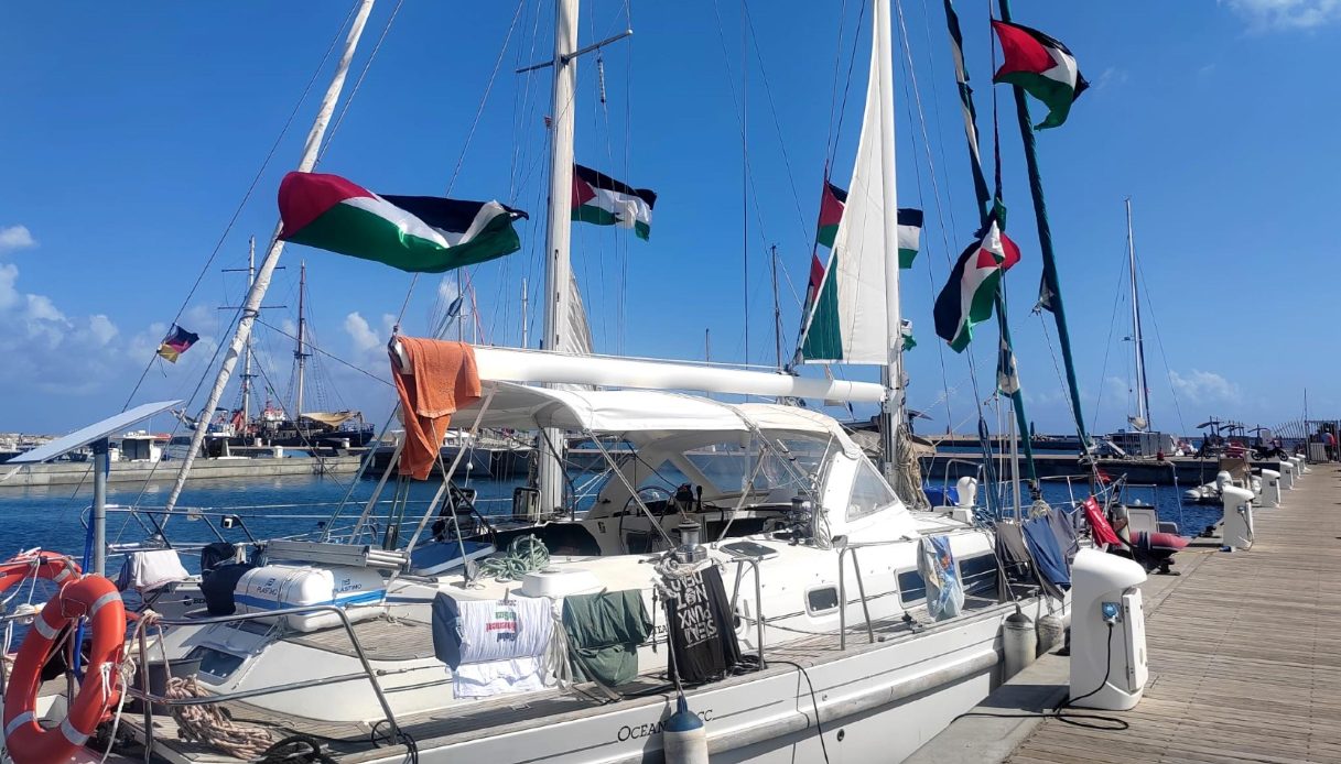 https://wips.plug.it/cips/notizie.virgilio.it/cms/2025/10/flotilla-gaza-italiani-rientrati.jpg