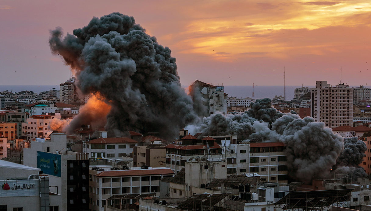 https://wips.plug.it/cips/notizie.virgilio.it/cms/2025/10/gaza-israele-hamas-guerra-pace.jpg