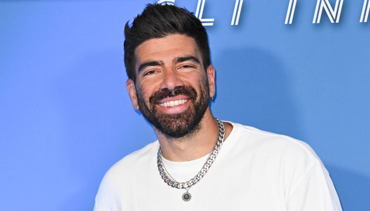 https://wips.plug.it/cips/notizie.virgilio.it/cms/2025/10/gianluca-gazzoli-sanremo-giovani.jpg