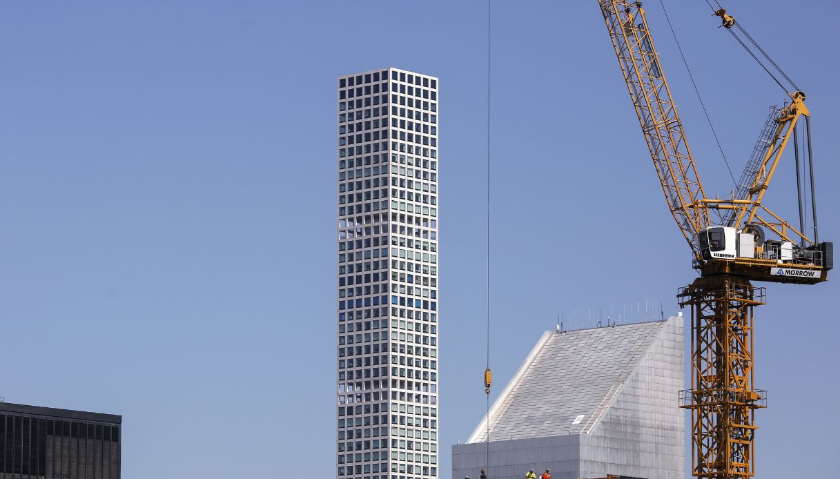 https://wips.plug.it/cips/notizie.virgilio.it/cms/2025/10/grattacielo-432-park-new-york-manhattan.jpg