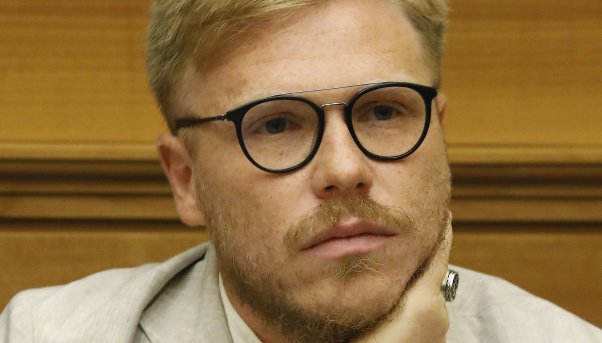 https://wips.plug.it/cips/notizie.virgilio.it/cms/2025/10/ismaele-la-vardera.jpg