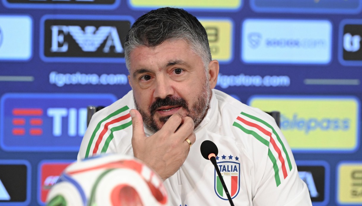 https://wips.plug.it/cips/notizie.virgilio.it/cms/2025/10/italia-fuori-mondiale.jpg