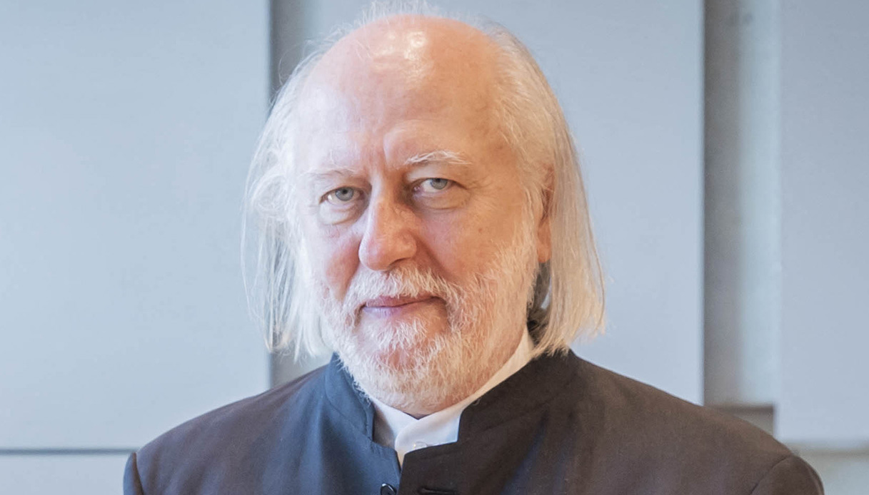 https://wips.plug.it/cips/notizie.virgilio.it/cms/2025/10/laszlo-krasznahorkai-nobel-letteratura-2025.jpg