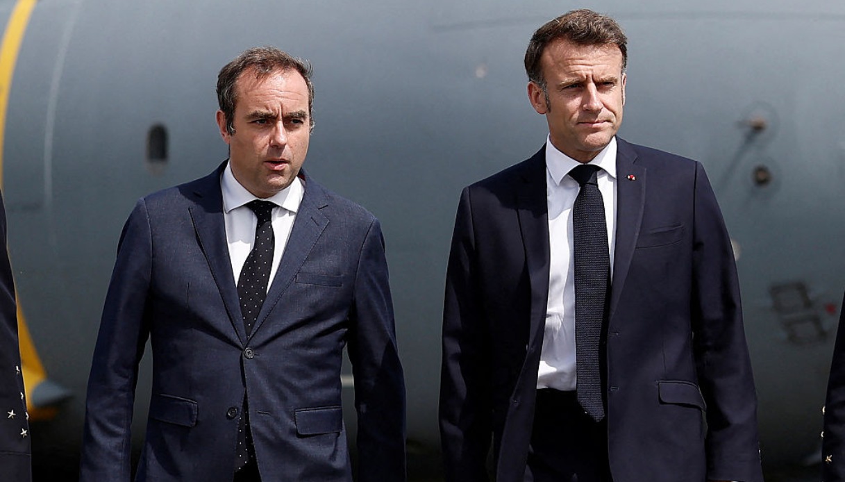 https://wips.plug.it/cips/notizie.virgilio.it/cms/2025/10/lecornu-macron.jpg